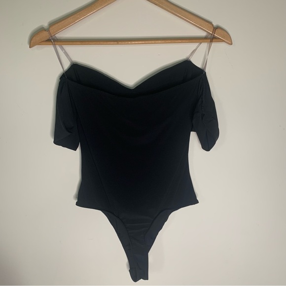 Black Off The Shoulder Ruched Bodysuit - Picture 4 of 9